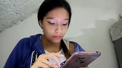    online show from 11-23-25, 12:54