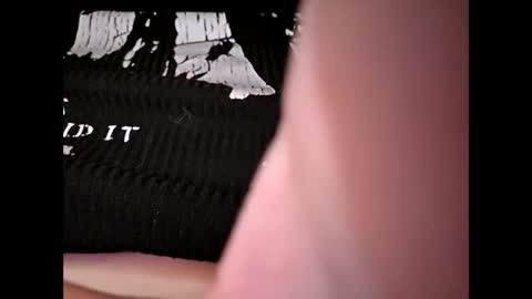 Snapshot of roozzzof chatting on 10-01-25, 02:39 rooz online show from 10-01-25, 02:39