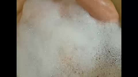 Snapshot of roozzzof chatting on 10-16-25, 02:56 rooz online show from 10-16-25, 02:56