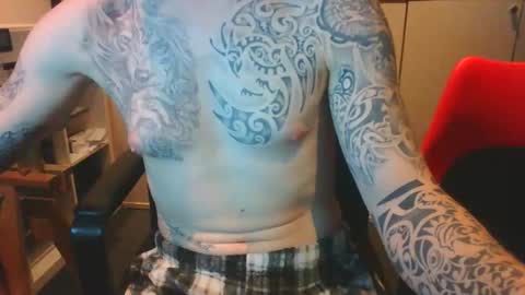 Snapshot of rore85 chatting on 04-02-26, 04:37 rore85 online show from 04-02-26, 04:37