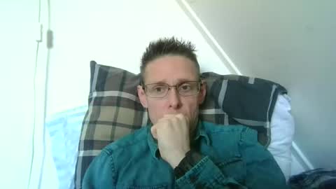 Snapshot of rororober chatting on 04-19-26, 09:30 rororober online show from 04-19-26, 09:30