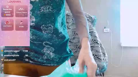 Snapshot of rosa843850 chatting on 11-14-25, 12:04 rosa843850 online show from 11-14-25, 12:04