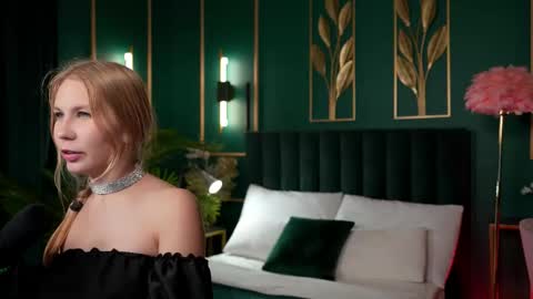 Snapshot of rosa_evans chatting on 12-02-25, 05:41 Delicate flower Rose online show from 12-02-25, 05:41