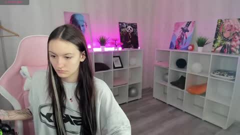 Viola online show from 05-17-26, 12:52