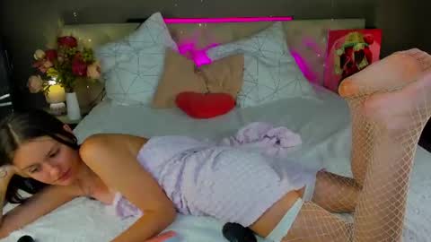 Snapshot of rosa_vaughn chatting on 07-11-26, 12:41 Viola online show from 07-11-26, 12:41