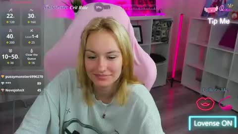 Snapshot of rosa_vaughn chatting on 07-17-26, 12:23 Viola online show from 07-17-26, 12:23