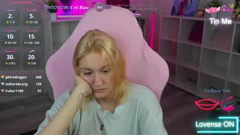 Snapshot of rosa_vaughn chatting on 07-19-26, 12:42 Viola online show from 07-19-26, 12:42