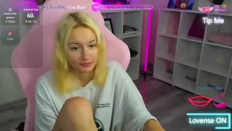 Snapshot of rosa_vaughn chatting on 07-25-26, 01:25 Viola online show from 07-25-26, 01:25