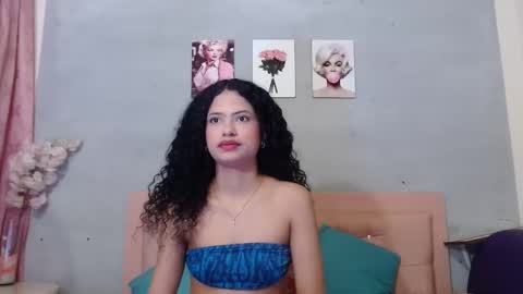 Snapshot of rosa_woolf chatting on 11-05-25, 12:05 rosa_woolf online show from 11-05-25, 12:05