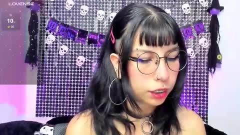 Snapshot of rose_72 chatting on 10-24-25, 09:00 Ally online show from 10-24-25, 09:00