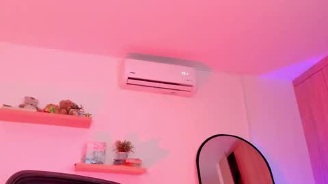 Rose Saenz online show from 10-08-25, 07:55