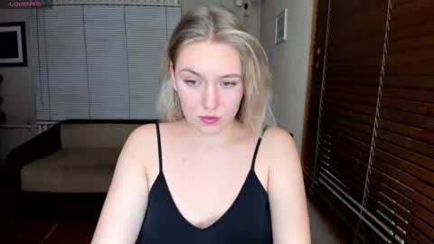 Snapshot of rose_brooks chatting on 12-08-24, 08:25 Rose but u can call me princess online show from 12-08-24, 08:25