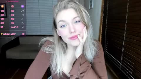 Snapshot of rose_brooks chatting on 01-14-25, 06:49 Rose but u can call me princess online show from 01-14-25, 06:49