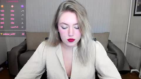 Snapshot of rose_brooks chatting on 02-10-25, 09:04 Rose but u can call me princess online show from 02-10-25, 09:04