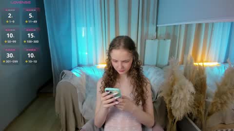 Snapshot of rose_charming_ chatting on 01-23-25, 01:08 Rose online show from 01-23-25, 01:08