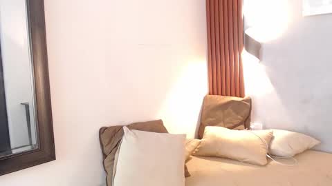 Snapshot of rose_crimson chatting on 12-15-25, 11:42 rose_crimson online show from 12-15-25, 11:42