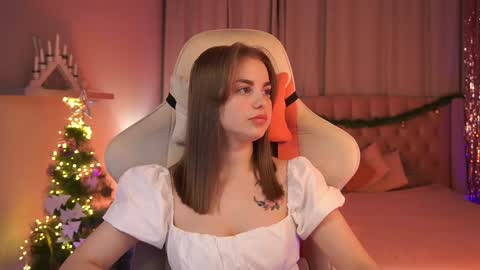 Snapshot of roseallan chatting on 01-08-25, 07:45 Rose online show from 01-08-25, 07:45