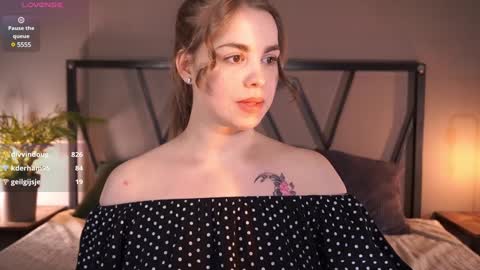 Snapshot of roseallan chatting on 01-31-25, 03:11 Rose online show from 01-31-25, 03:11