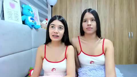 Rose y Miah online show from 06-19-26, 03:11