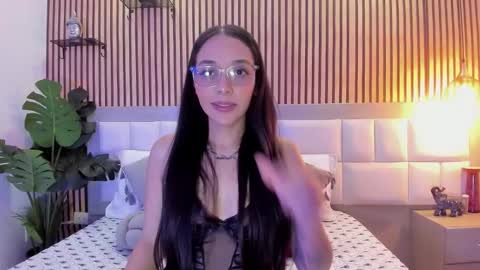 roseaurora online show from 11-20-25, 12:38