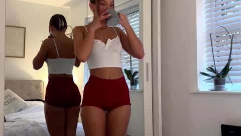 Snapshot of rosebella_ chatting on 02-27-26, 07:19 Bella online show from 02-27-26, 07:19