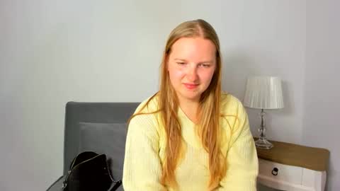 Snapshot of rosehypnotic chatting on 04-14-26, 06:03 Rose online show from 04-14-26, 06:03