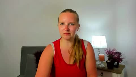 Snapshot of rosehypnotic chatting on 05-04-26, 05:20 Rose online show from 05-04-26, 05:20