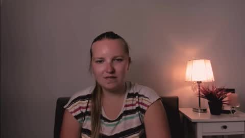 Snapshot of rosehypnotic chatting on 05-12-26, 05:43 Rose online show from 05-12-26, 05:43
