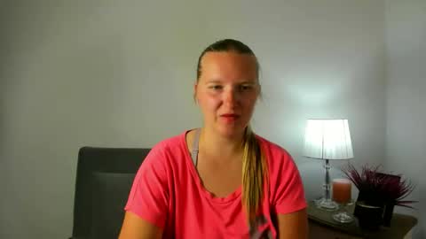Snapshot of rosehypnotic chatting on 05-18-26, 05:08 Rose online show from 05-18-26, 05:08