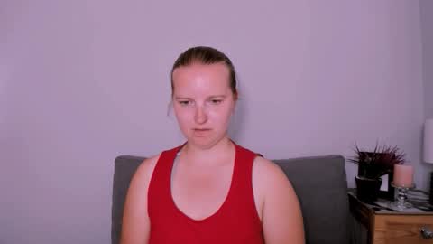 Snapshot of rosehypnotic chatting on 06-01-26, 05:25 Rose online show from 06-01-26, 05:25
