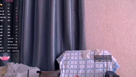 Snapshot of roselina_ chatting on 02-15-25, 07:38 Rose online show from 02-15-25, 07:38