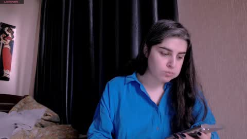 Snapshot of roselina_ chatting on 02-19-25, 08:12 Rose online show from 02-19-25, 08:12