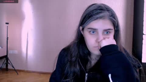 Snapshot of roselina_ chatting on 10-01-25, 06:52 Rose online show from 10-01-25, 06:52