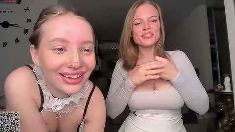 Sophie and Sarah online show from 05-31-26, 06:09