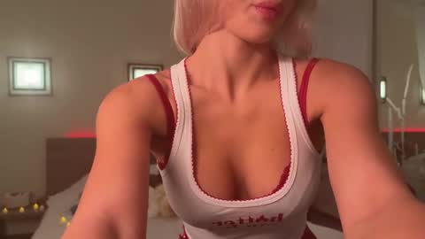 Roselyn  online show from 10-19-25, 03:23