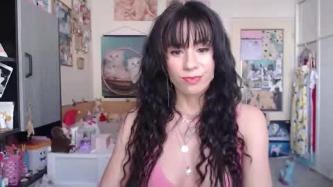 Snapshot of roselynsun chatting on 05-08-26, 05:29 Rose online show from 05-08-26, 05:29