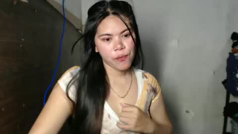 Snapshot of rosemarie_pinay chatting on 10-03-25, 02:52 i am samantha rain online show from 10-03-25, 02:52
