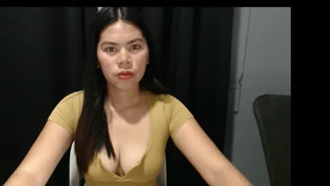 Snapshot of rosemarie_pinay chatting on 01-15-26, 06:51 i am samantha rain online show from 01-15-26, 06:51