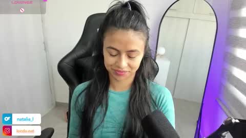 Snapshot of roseparis chatting on 01-19-26, 02:43 Nat online show from 01-19-26, 02:43