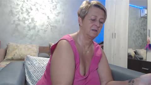 Snapshot of roses_and_lillies chatting on 12-24-24, 06:50 Lovepinklilly online show from 12-24-24, 06:50