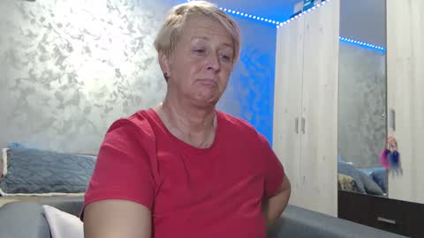 Snapshot of roses_and_lillies chatting on 01-09-25, 06:36 Lovepinklilly online show from 01-09-25, 06:36