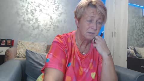 Snapshot of roses_and_lillies chatting on 01-16-25, 07:10 Lovepinklilly online show from 01-16-25, 07:10