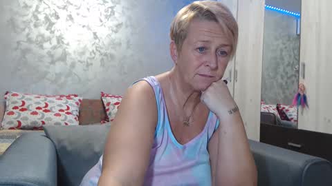 Snapshot of roses_and_lillies chatting on 01-25-25, 06:57 Lovepinklilly online show from 01-25-25, 06:57