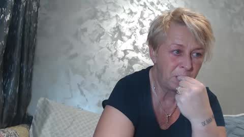 Snapshot of roses_and_lillies chatting on 02-18-25, 03:54 Lovepinklilly online show from 02-18-25, 03:54