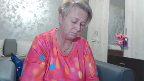 Snapshot of roses_and_lillies chatting on 02-20-25, 06:13 Lovepinklilly online show from 02-20-25, 06:13