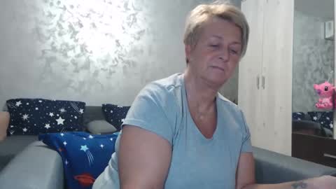 Snapshot of roses_and_lillies chatting on 03-01-25, 06:21 Lovepinklilly online show from 03-01-25, 06:21