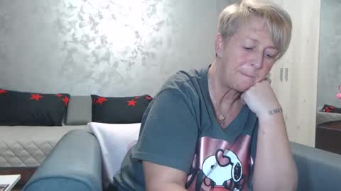 Snapshot of roses_and_lillies chatting on 03-08-25, 05:43 Lovepinklilly online show from 03-08-25, 05:43