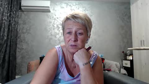 Snapshot of roses_and_lillies chatting on 03-12-25, 06:33 Lovepinklilly online show from 03-12-25, 06:33