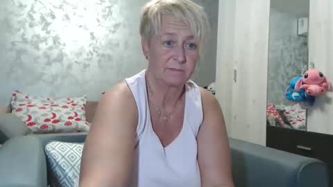Snapshot of roses_and_lillies chatting on 09-24-25, 05:27 Lovepinklilly online show from 09-24-25, 05:27