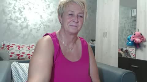 Snapshot of roses_and_lillies chatting on 09-29-25, 03:39 Lovepinklilly online show from 09-29-25, 03:39